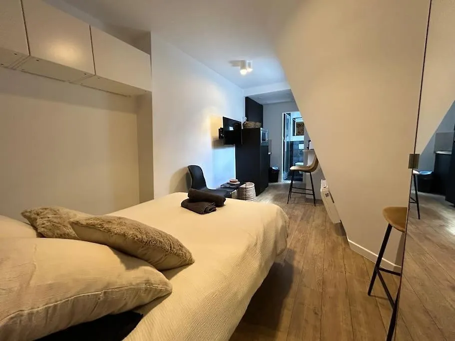 Fully Renovated For 2 *
