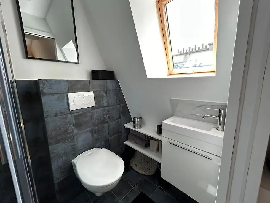 Fully Renovated For 2 *